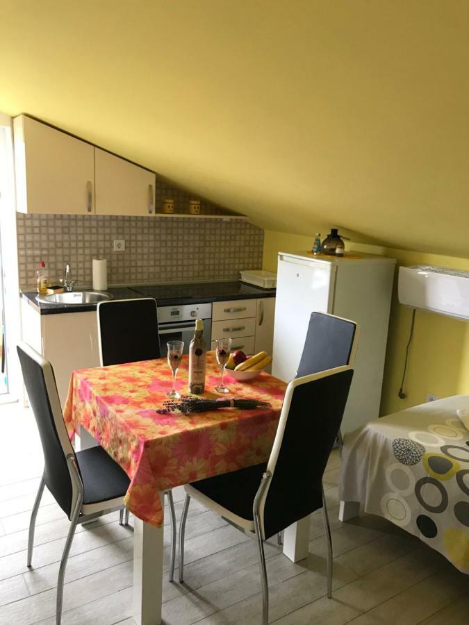 Id Apartments Tivat Exterior photo
